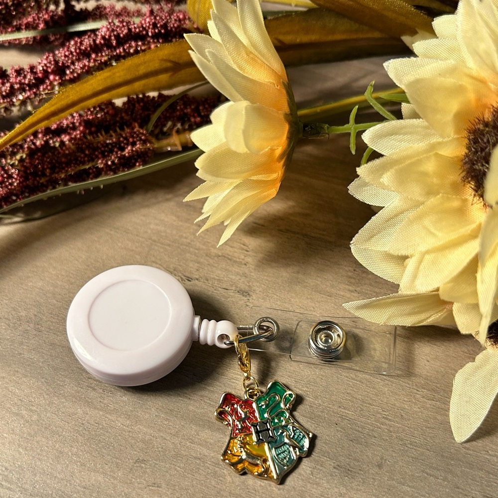 Hogwarts Badge Reel Charm